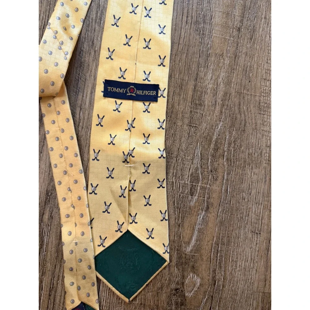 Tommy Hilfiger Mens Yellow Silk Tie Golf Club Ball Motif Preppy Made in USA